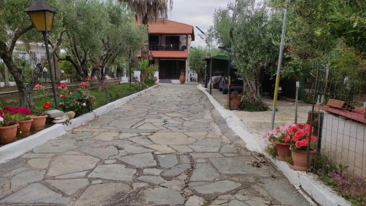 Keti'S Apartments Nea Moudania Exterior photo